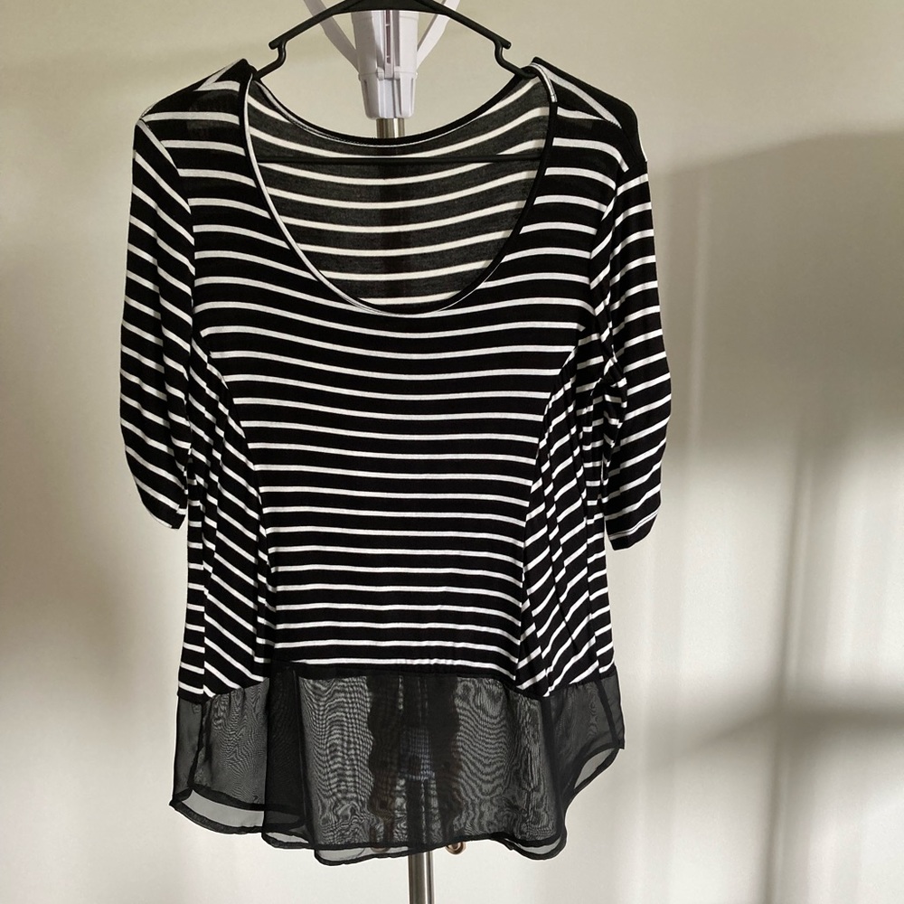 Black and white stripe Top